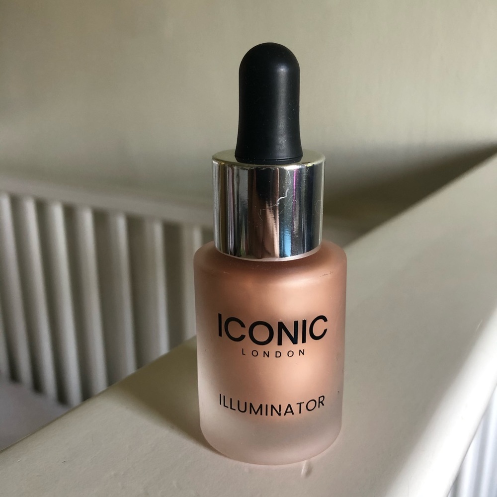 ICONIC London illuminator